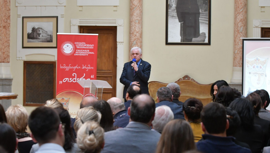 Genadi Margvelashvili congratulating the Scientific Prize “Tamari” Winners