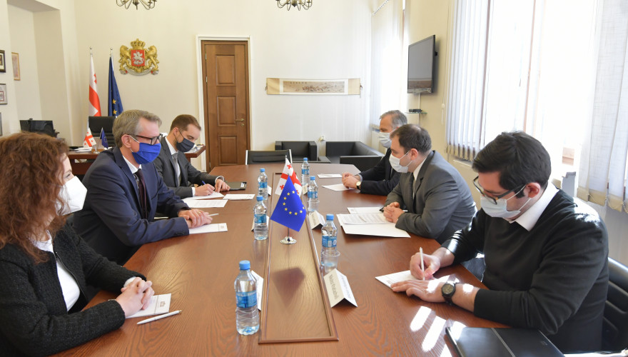 Meeting of Nikoloz Samkharadze with Carl Hartzell