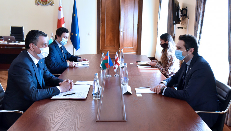 პარლამენტის თავმჯდომარის მოადგილემ, კახაბერ კუჭავამ აზერბაიჯანის რესპუბლიკის საგანგებო და სრულუფლებიან ელჩთან საქართველოში, ფაიგ გულიევთან გაცნობითი ხასიათის შეხვედრა გამართა