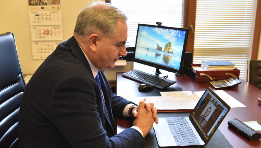 ირაკლი კოვზანაძემ სტუდენტური პარლამენტის წარმომადგენლებთან ონლაინ შეხვედრა გამართა