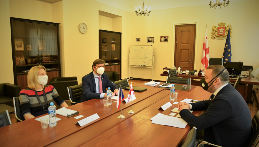 ბექა ოდიშარია ჩეხეთის რესპუბლიკის საგანგებო და სრულუფლებიან ელჩს  და მის მოადგილეს შეხვდა