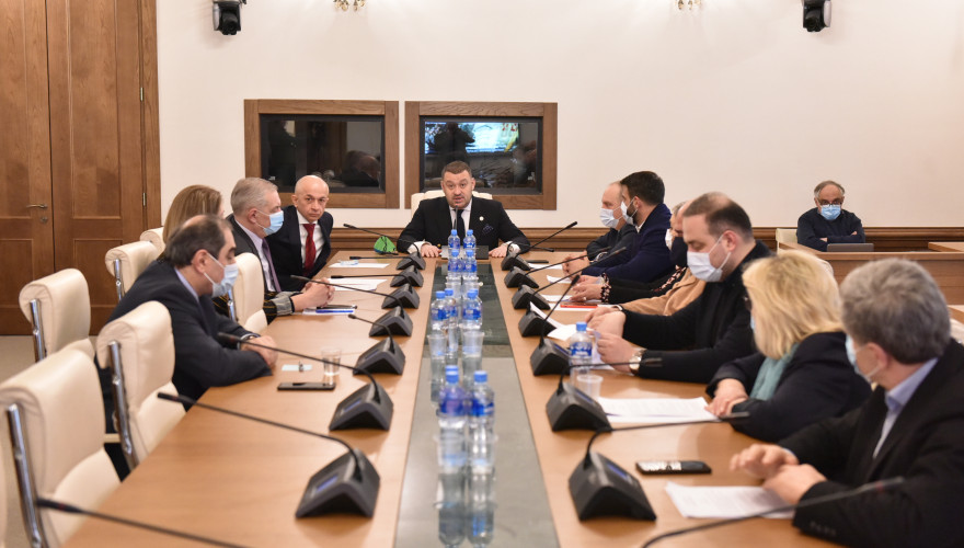 The Diaspora and Caucasus Issues Committee concluded the Memorandum on Cooperation with the National Media project “Etaloni” and the Modern Technological Online Platform “IZRUNE.GE”