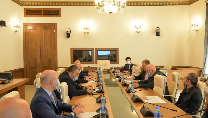 Mikheil Sarjveladze discussing the Bill on Entrepreneurs at the working meeting