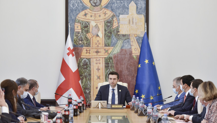 The Sitting of the Bureau