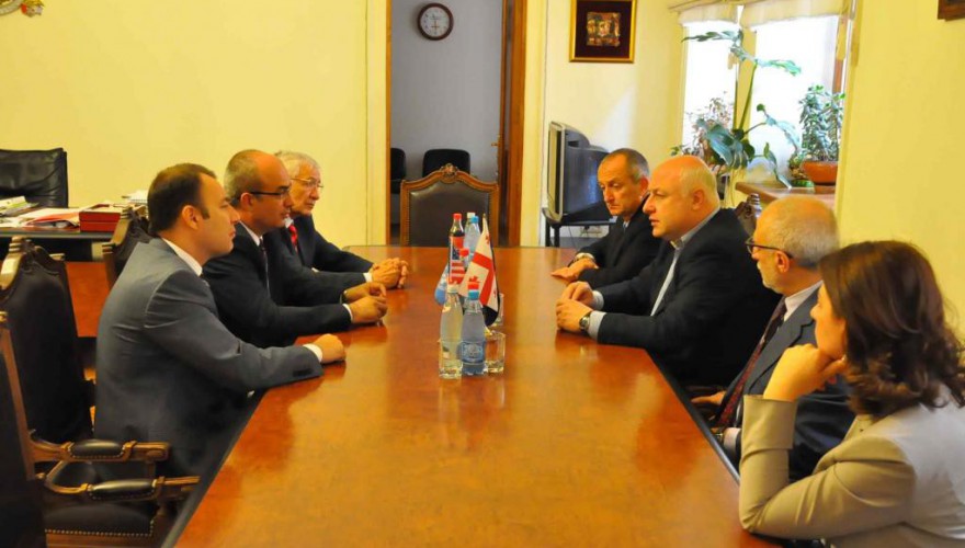საქართველოს პარლამენტის თავმჯდომარის მოადგილე გიორგი წერეთელი თურქეთის ერთ-ერთი წამყვანი სამედიცინო ჯგუფის `Memorial Health Group” ხელმძღვანელებს შეხვდა