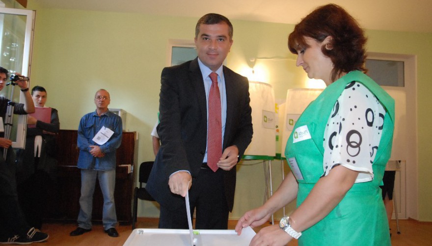 დავით ბაქრაძემ საკუთარი არჩევანი მთაწმინდის 27-ე უბანზე დააფიქსირა