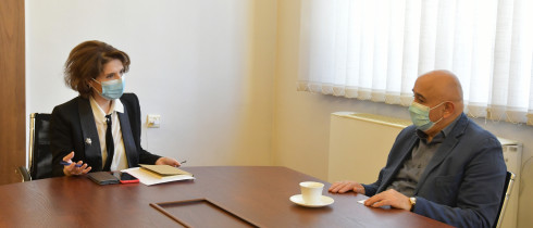 ელისო ბოლქვაძე ბათუმის სიმფონიური ორკესტრის სამხატვრო ხელმძღვანელს და მთავარ დირიჟორს, დავით მუქერიას შეხვდა