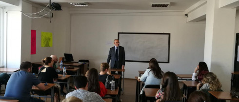 The meeting of Simon Nozadze with the students of Caucasus University