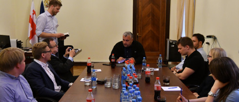 სერგი კაპანაძემ კონრად ადენაუერის ფონდის სტიპენდიანტებს უმასპინძლა